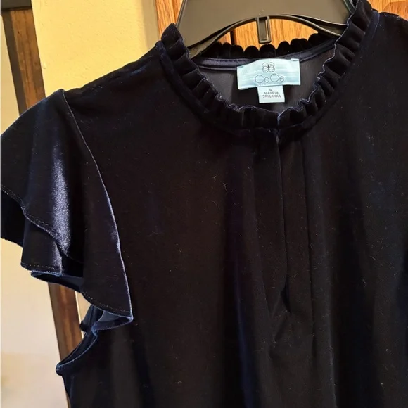 CeCe Midnight Blue Velvet top size small with flutter sleeve - Picture 3 of 5